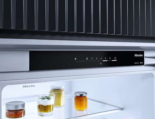 Miele KDN 7724 E Active Mit DailyFresh ExtraCool, komfortabler LED-Beleuchtung und NoFrost.